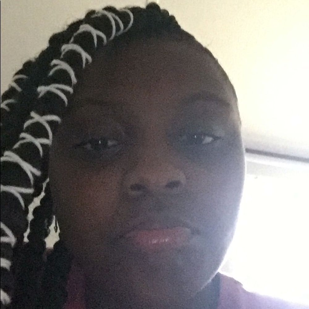 Meet your Posher, Kayla